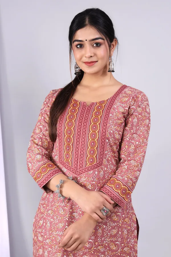 Peach_Pure_Cotton_Printed_Casual_Wear_Kurti_For_Women