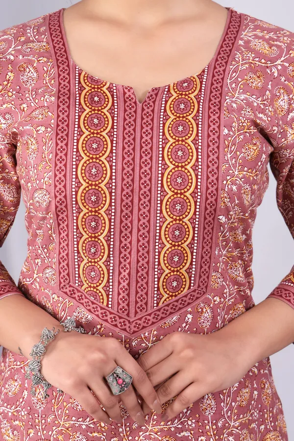 Peach_Pure_Cotton_Printed_Casual_Wear_Kurti_For_Women