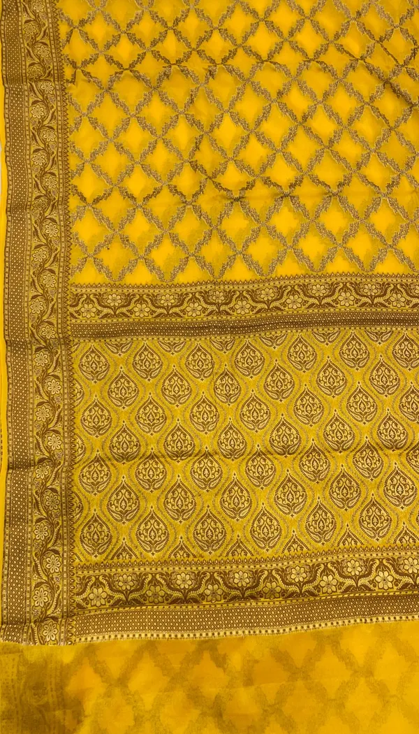 Humairah_Presents_Pure_Handwoven_Yellow_Chiffon_Kadiyal_Copper_Zari_Jaal_and_Resham_Mina_Zari_Boota_Pallu_with_Yellow_Blouse