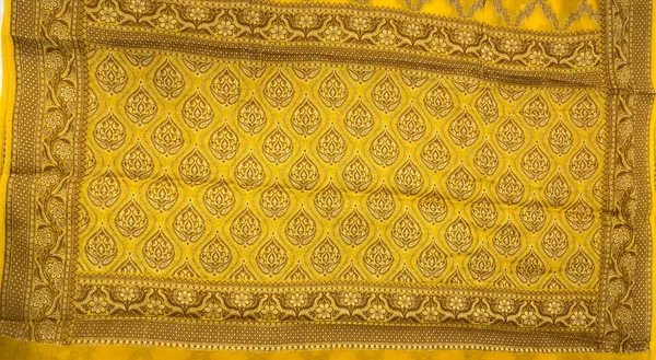 Humairah_Presents_Pure_Handwoven_Yellow_Chiffon_Kadiyal_Copper_Zari_Jaal_and_Resham_Mina_Zari_Boota_Pallu_with_Yellow_Blouse