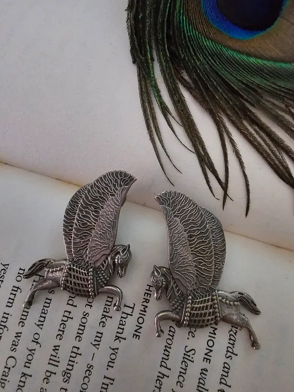 Flying_spirits_ear_studs
