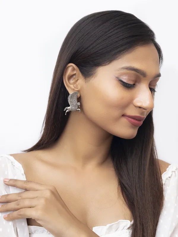 Flying_spirits_ear_studs