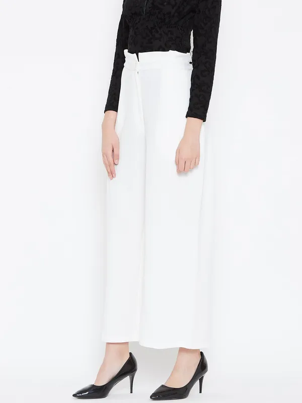 Zastraa_Relaxed_Women_White_Trousers
