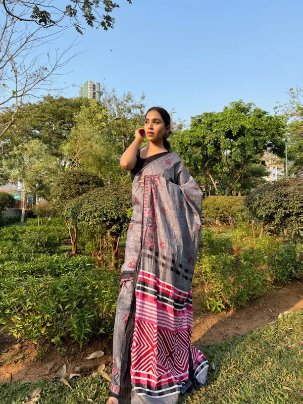 Ikkat_Print_Pure_Soft_Cotton_saree_With_Blouse_Piece