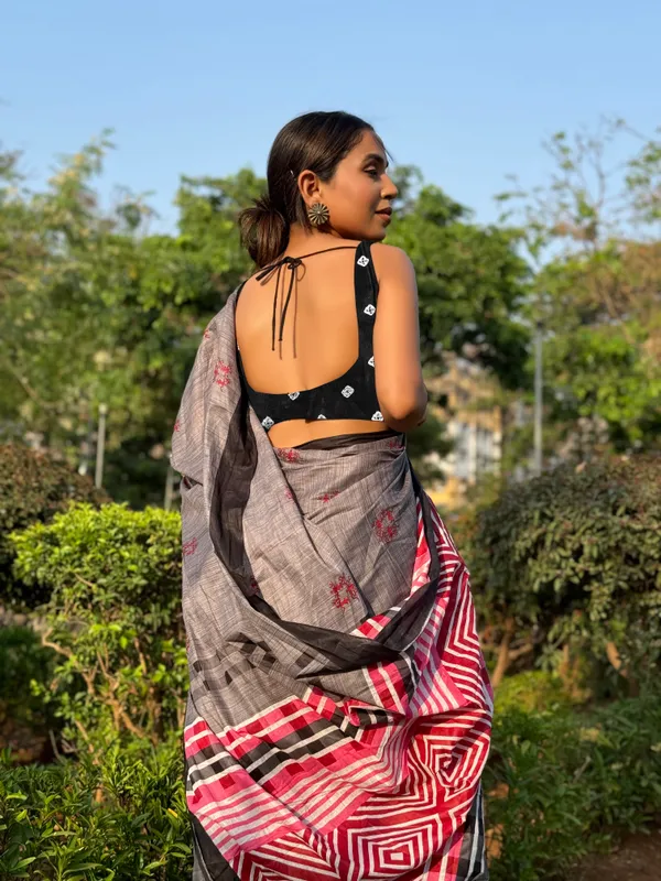 Ikkat_Print_Pure_Soft_Cotton_saree_With_Blouse_Piece