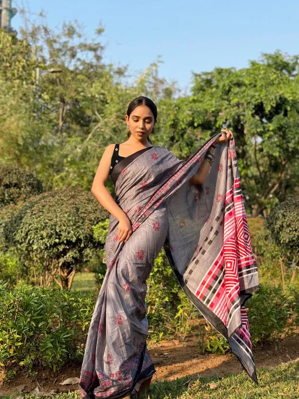 Ikkat_Print_Pure_Soft_Cotton_saree_With_Blouse_Piece