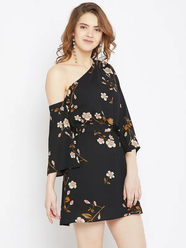 Black_Polyester_Dress_For_Women