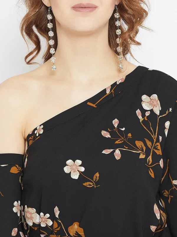Black_Polyester_Dress_For_Women