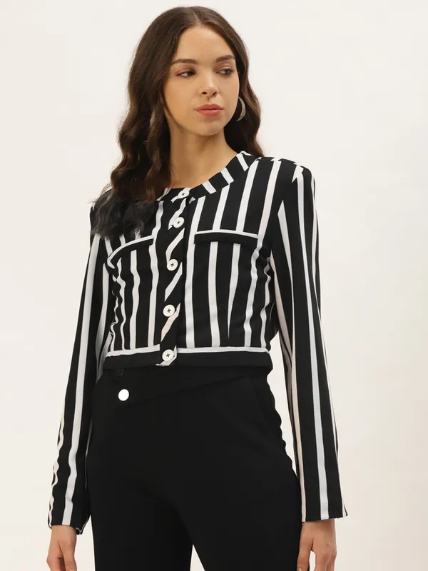 Black_Polyester_Jacket_For_Women