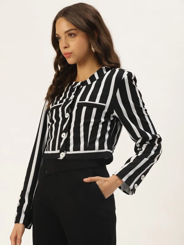 Black_Polyester_Jacket_For_Women