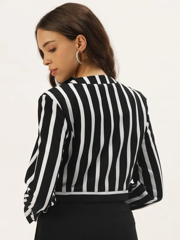 Black_Polyester_Jacket_For_Women
