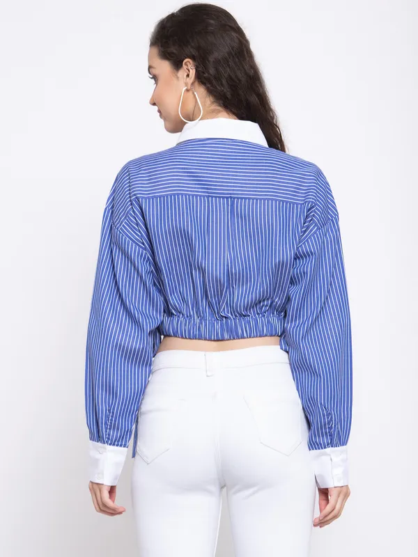 Zastraa_Women_Blue_&_White_Slim_Fit_Striped_Cropped_Casual_Shirt