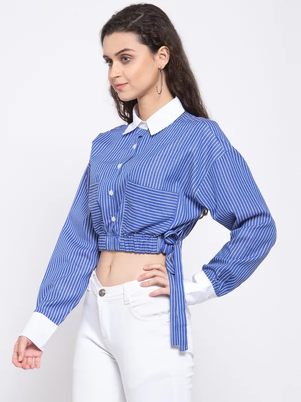 Zastraa_Women_Blue_&_White_Slim_Fit_Striped_Cropped_Casual_Shirt