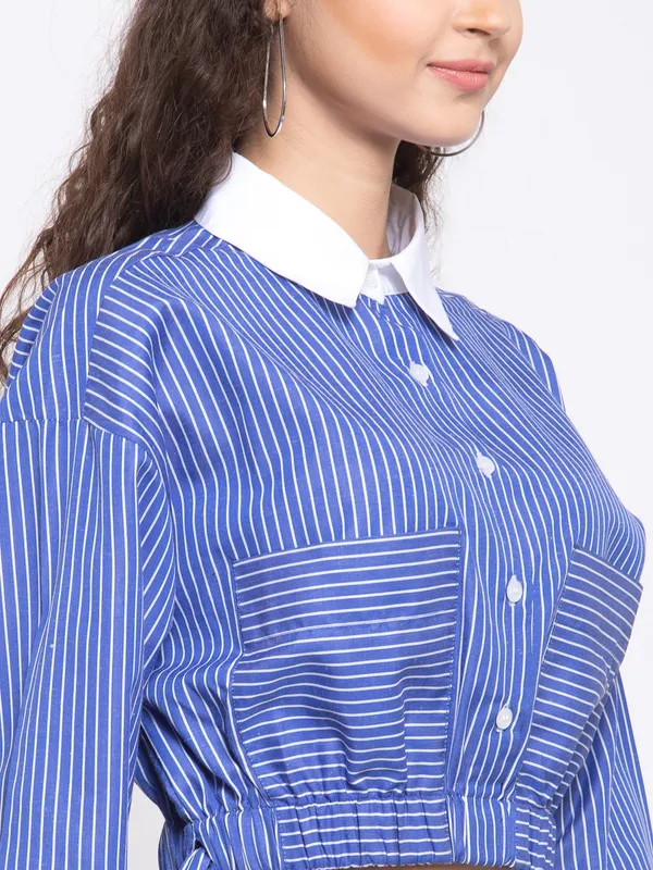 Zastraa_Women_Blue_&_White_Slim_Fit_Striped_Cropped_Casual_Shirt