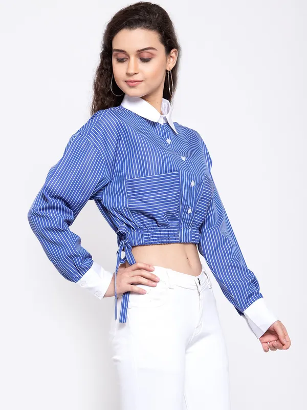 Zastraa_Women_Blue_&_White_Slim_Fit_Striped_Cropped_Casual_Shirt