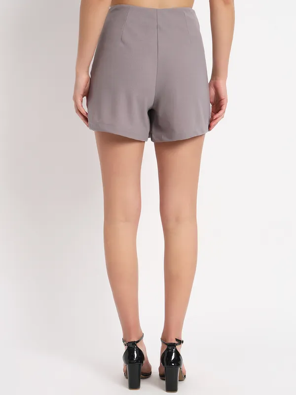 Zastraa_Women_Curved_Hem_Mini_Skorts