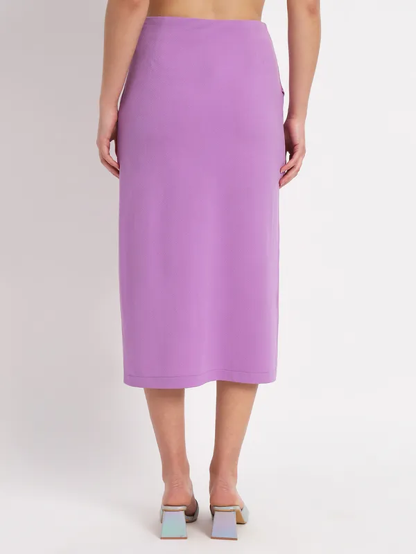 Zastraa_Solid_Side_Slit_Straight_Midi_Skirt_With_Attached_Inner_Shorts