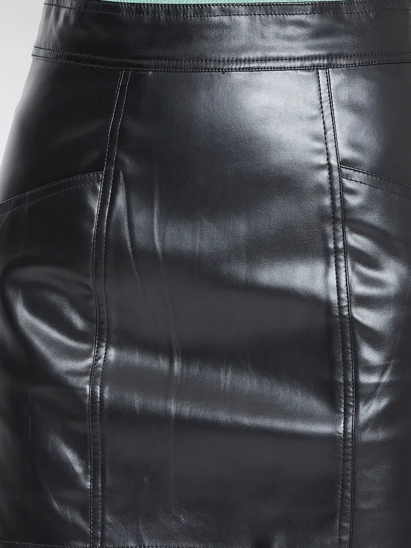Black_Polyester_Skirt_For_Women