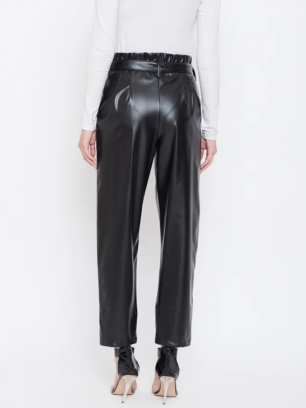 Zastraa_Women_Black_Slim_Fit_Striped_Peg_Trousers