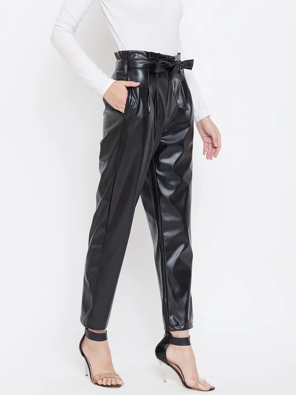 Zastraa_Women_Black_Slim_Fit_Striped_Peg_Trousers