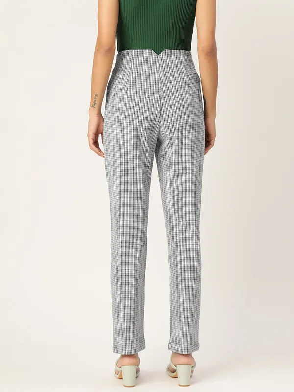 Zastraa_Women_Grey_Checked_Smart_Slim_Fit_High-Rise_Formal_Trousers