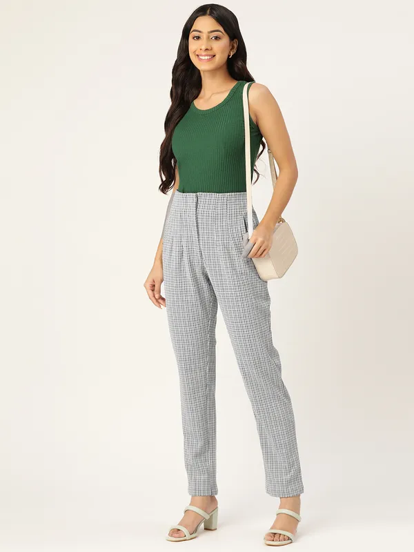 Zastraa_Women_Grey_Checked_Smart_Slim_Fit_High-Rise_Formal_Trousers