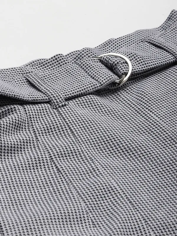 Zastraa_Slim_Fit_Grey_Trousers