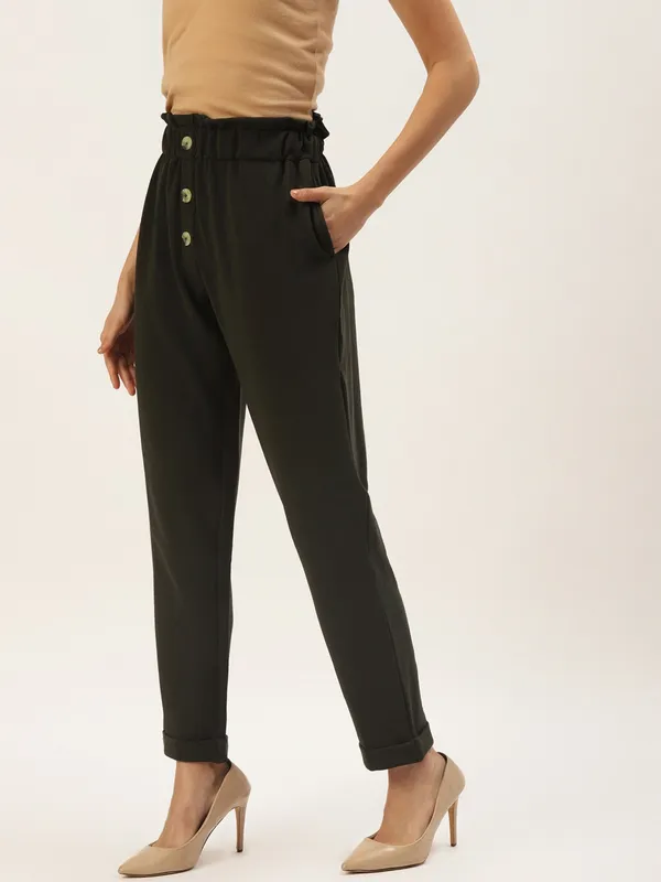 Zastraa_Women_Olive_Green_Solid_Loose_Fit_Peg_Trousers