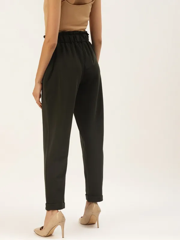 Zastraa_Women_Olive_Green_Solid_Loose_Fit_Peg_Trousers