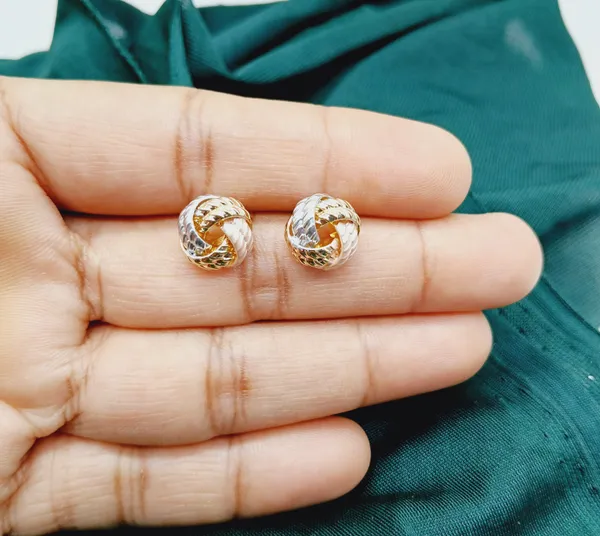 Gold_American_Diamond_Alloy_Trendy_Earring_For_Women