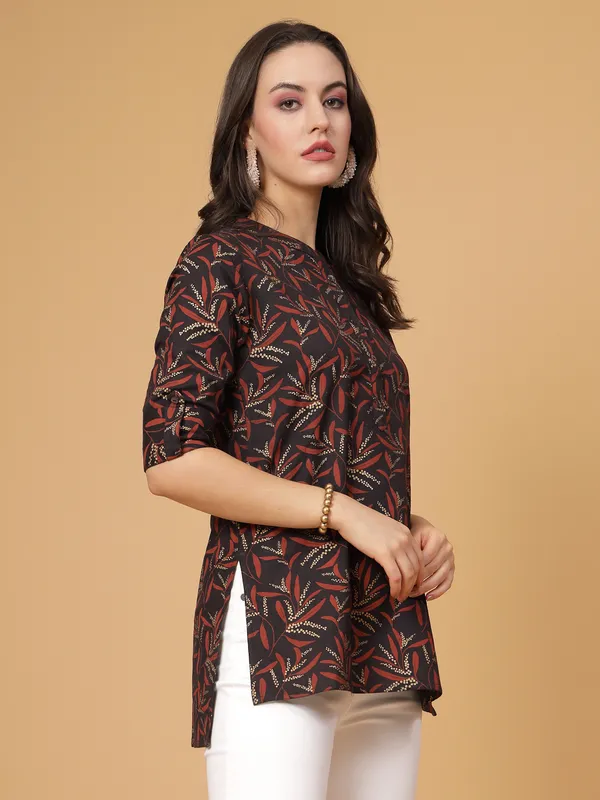 Black_Viscose_Printed_Short_Kurti