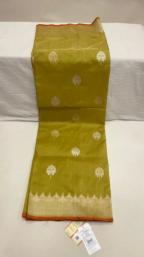 Humairah_Pure_Handloom_Olive_Green_Katan_Silk_Kadhwa_Floral_Zari_Booti_with_Kadhwa_Zari_Border_and_Olive_Green_Stripe_Blouse