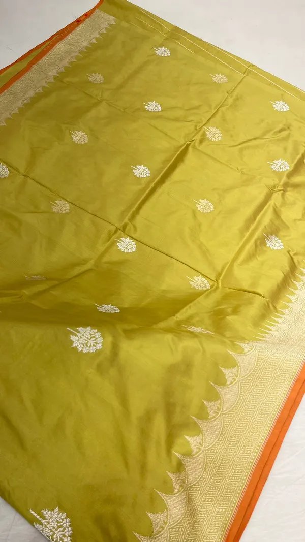 Humairah_Pure_Handloom_Olive_Green_Katan_Silk_Kadhwa_Floral_Zari_Booti_with_Kadhwa_Zari_Border_and_Olive_Green_Stripe_Blouse
