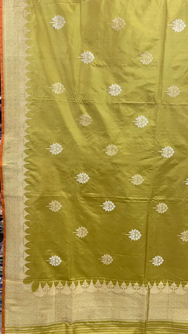 Humairah_Pure_Handloom_Olive_Green_Katan_Silk_Kadhwa_Floral_Zari_Booti_with_Kadhwa_Zari_Border_and_Olive_Green_Stripe_Blouse