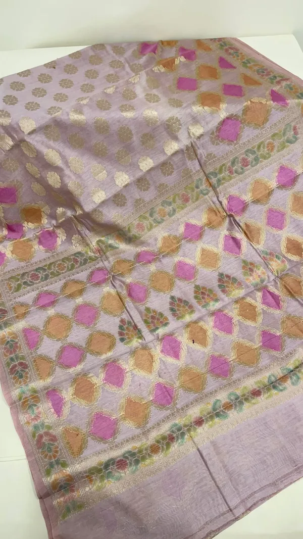 Humairah_Pure_Handloom_Light_Purple_Cotton_Silk_Zari_Booti_with_Rangkaat_Banarasi_Zari_Hand_Painted_Floral_Pallu_and_Zari_Border_with_Light_Purple_Blouse