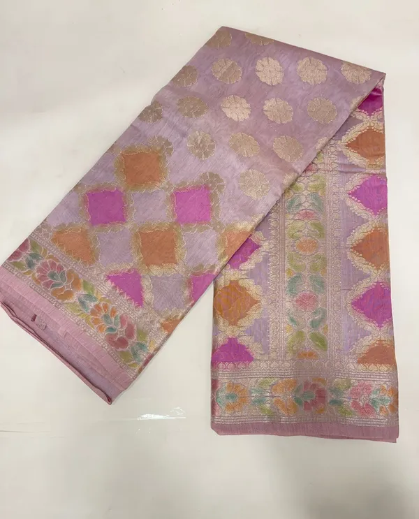 Humairah_Pure_Handloom_Light_Purple_Cotton_Silk_Zari_Booti_with_Rangkaat_Banarasi_Zari_Hand_Painted_Floral_Pallu_and_Zari_Border_with_Light_Purple_Blouse