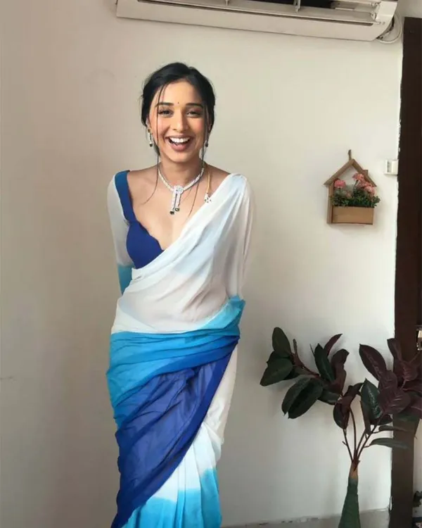 Blue_And_White_Color_1-Minute_Ready_To_Wear_Georgettae_Saree_With_Blouse_Piece