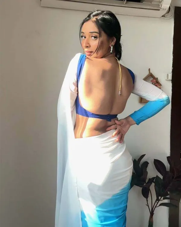 Blue_And_White_Color_1-Minute_Ready_To_Wear_Georgettae_Saree_With_Blouse_Piece