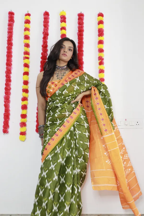 Ikkat_Print_Pure_Soft_Cotton_saree_With_Blouse_Piece