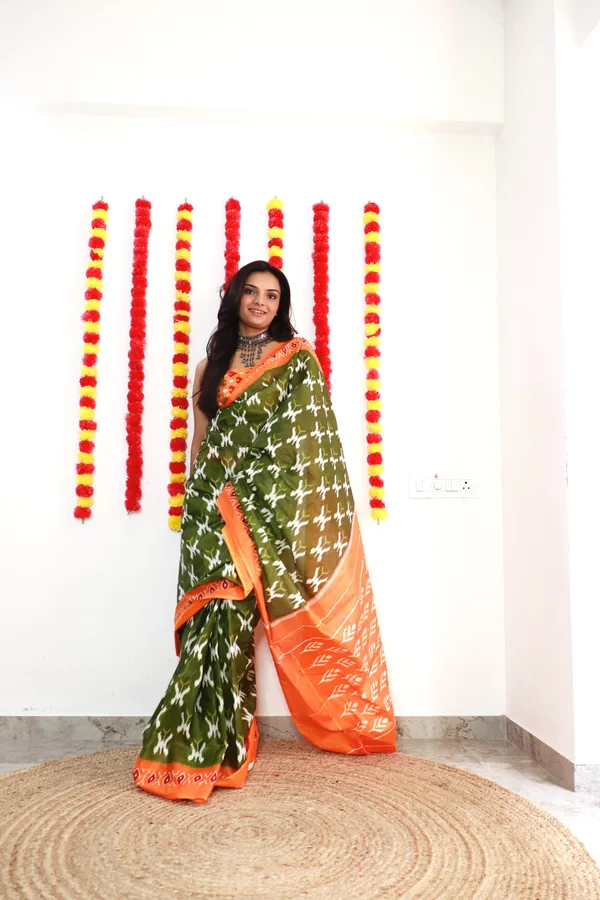 Ikkat_Print_Pure_Soft_Cotton_saree_With_Blouse_Piece