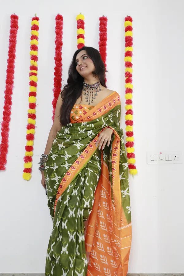 Ikkat_Print_Pure_Soft_Cotton_saree_With_Blouse_Piece