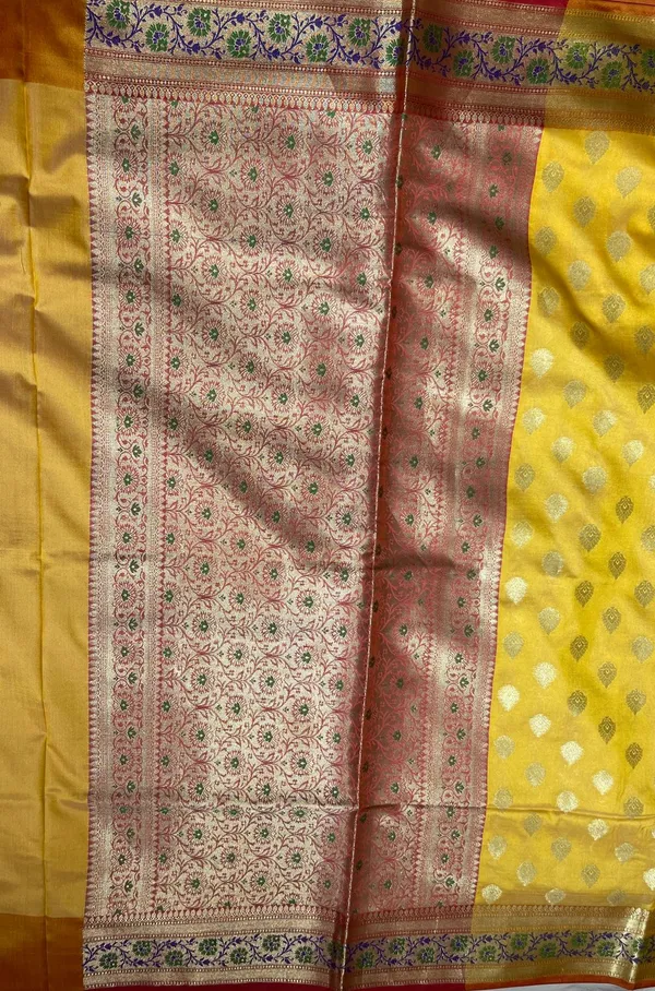 Humairah_Presents_Gold_Katan_Silk_Golden_Zari_Booti_with_Contrast_Banarasi_Alfi_Mina_Border_and_Red_Blouse