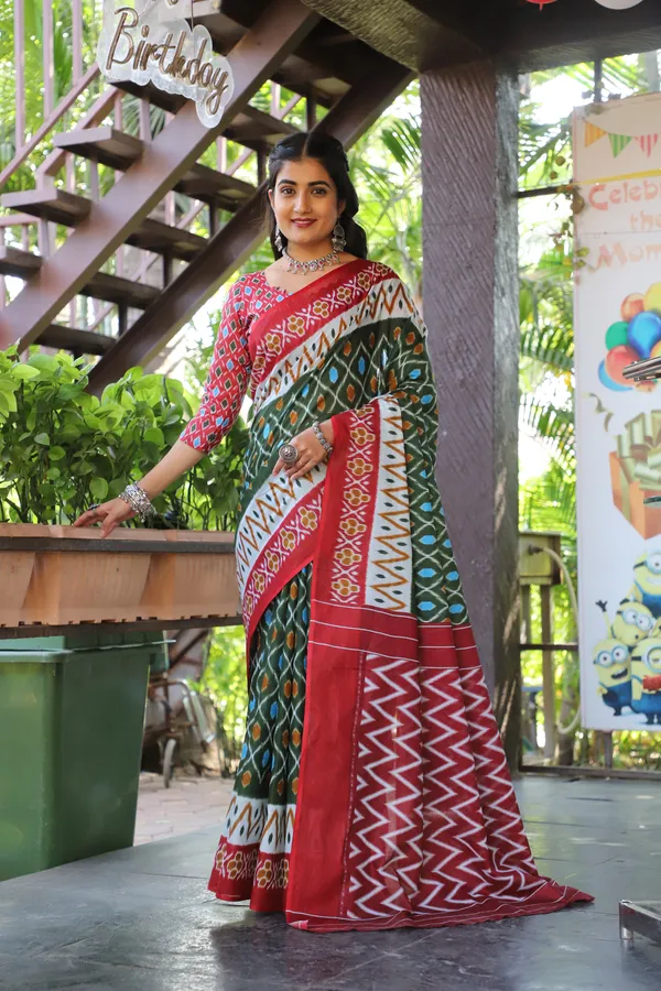 Ikkat_Hand_Block_Print_Print_Pure_Soft_Cotton_saree_With_Blouse_Piece
