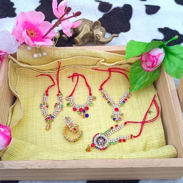 Laddu_Gopal_Ornaments_|_Jewellery_|_kangan_|_Kanha_Ji_Jewellery_Set_|_Thakur_Ji_Traditional_gift_set_|_Bal_Gopal_Shringar_(_Pack_Of_5_)