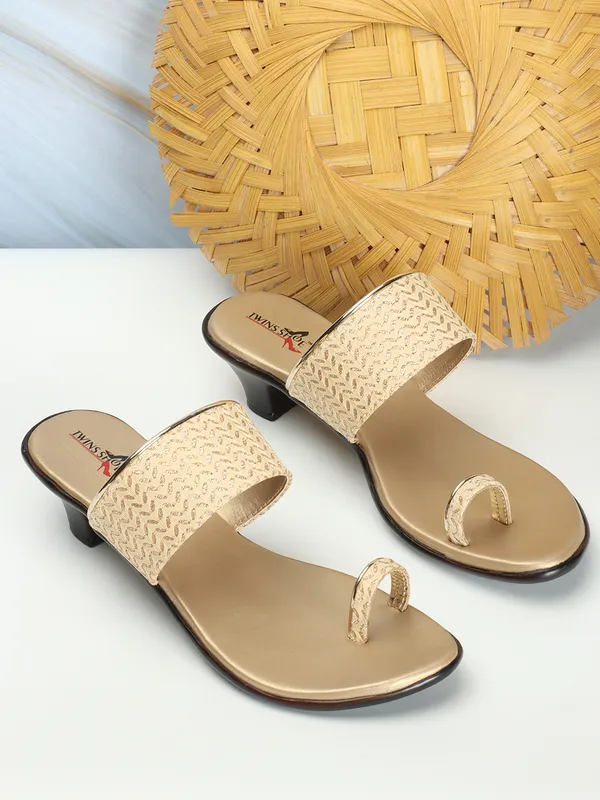 Casual_Angutha__Strap_Heels_(Gold)