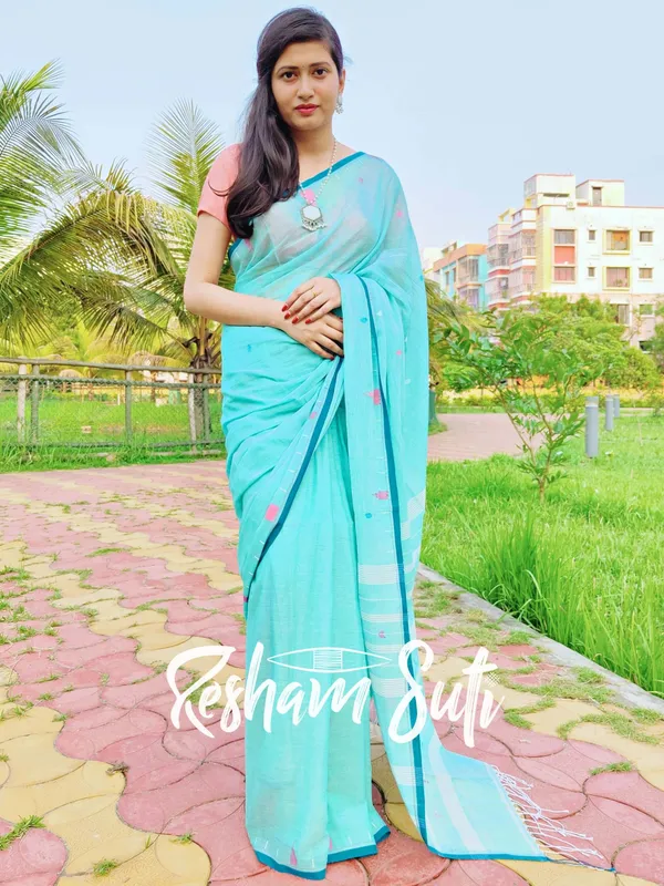 Ice_Blue_Handwoven_Cotton_Jamdani_Saree-Ek_Poshla_Brishti