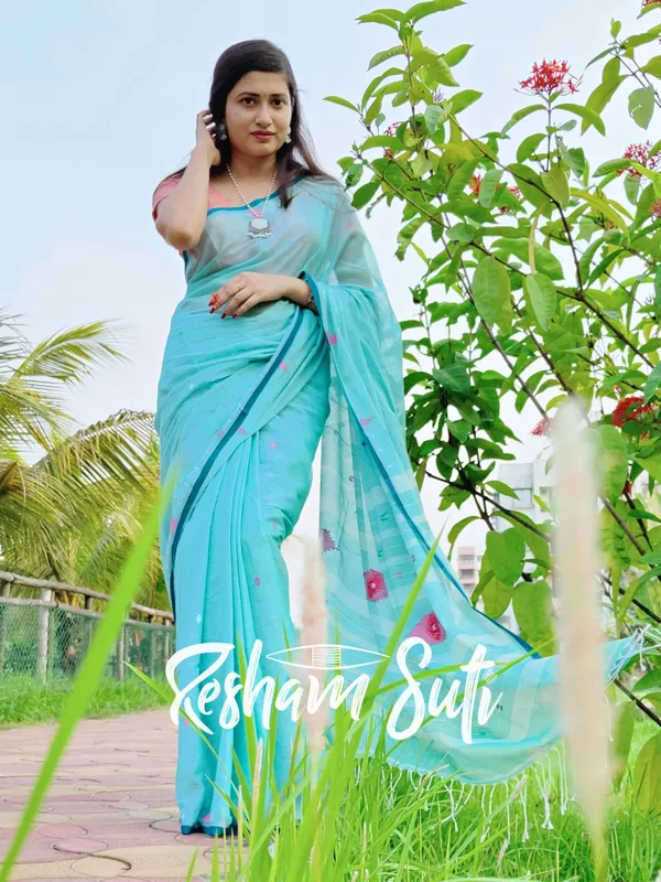 Ice_Blue_Handwoven_Cotton_Jamdani_Saree-Ek_Poshla_Brishti