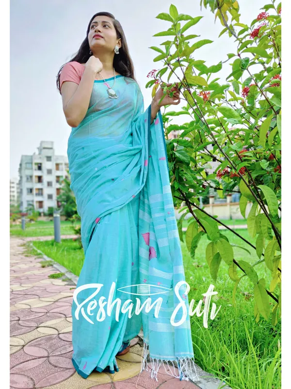 Ice_Blue_Handwoven_Cotton_Jamdani_Saree-Ek_Poshla_Brishti