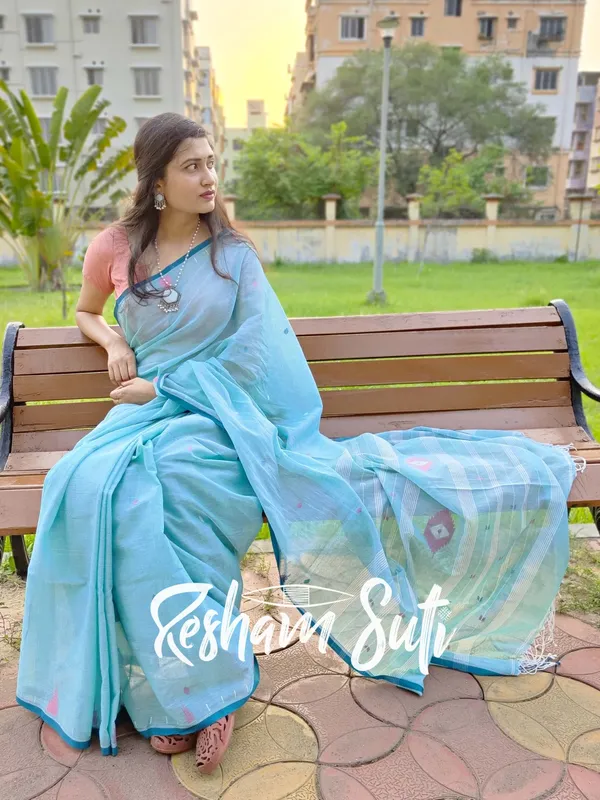 Ice_Blue_Handwoven_Cotton_Jamdani_Saree-Ek_Poshla_Brishti