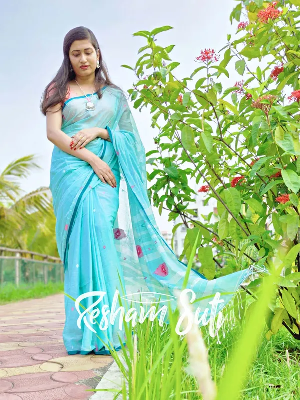 Ice_Blue_Handwoven_Cotton_Jamdani_Saree-Ek_Poshla_Brishti